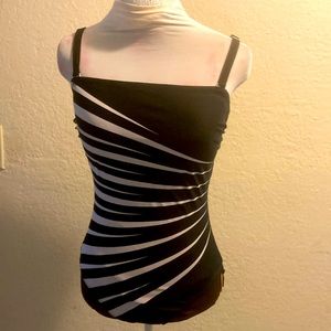 NWOT Venus Black and White One Piece Swimsuit Size 10